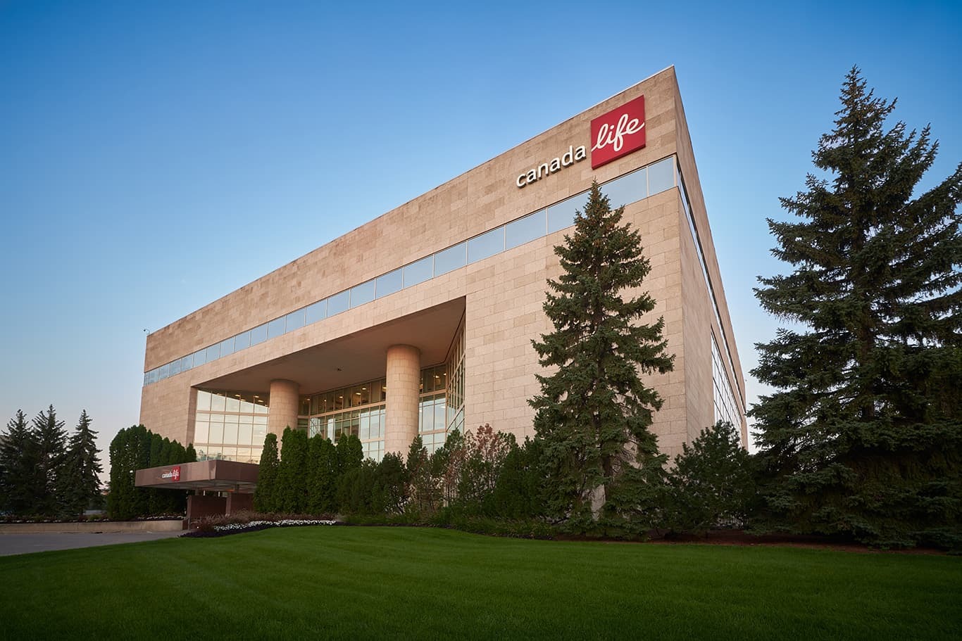Une photo du siège social moderne et innovant de Canada Vie